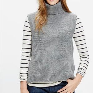 Madewell contour layering vest in super soft merino marled black and white.